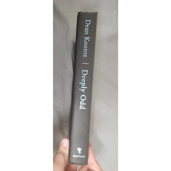 Deeply Odd Dean Koontz Book Hardback First Edition No Dust Cover - Picture 2 of 2
